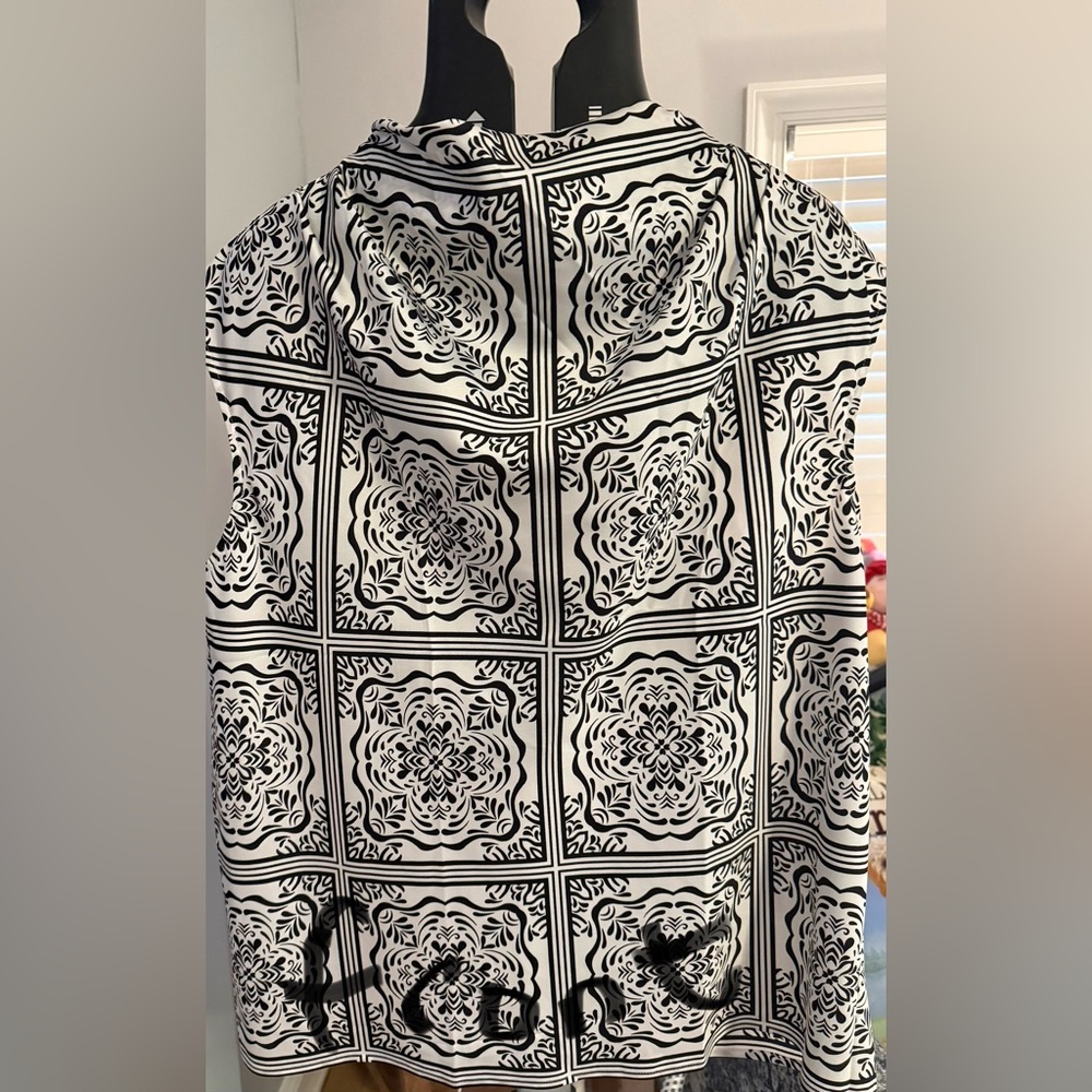 LOFT Black and White Patterned Blouse